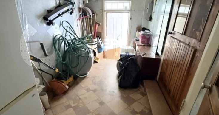 0e15f61c392bbd41bb45b1c3b5c00211_313